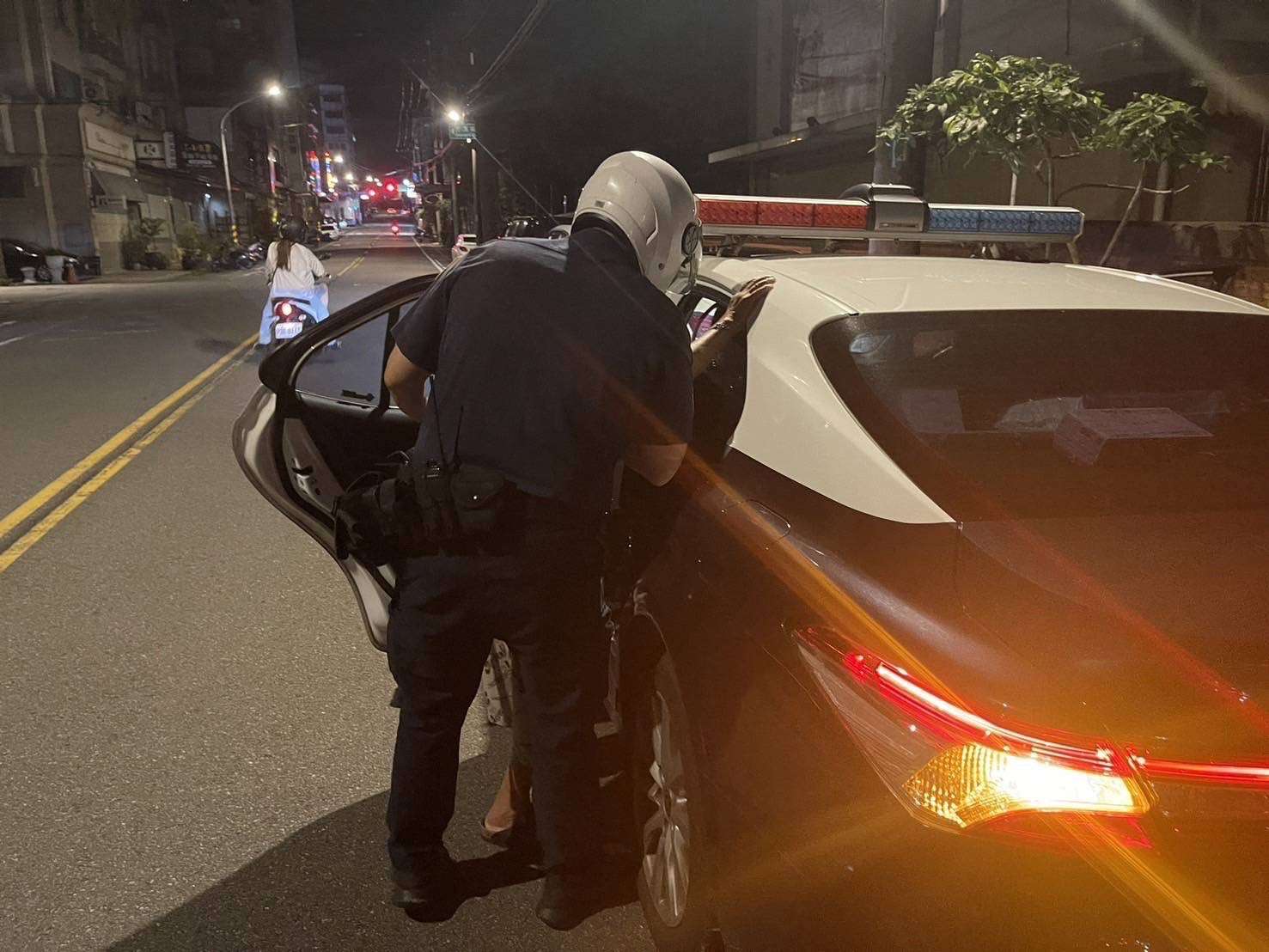 失智翁獨自外出迷途 楊梅警助結束流浪記 S 66797630 0