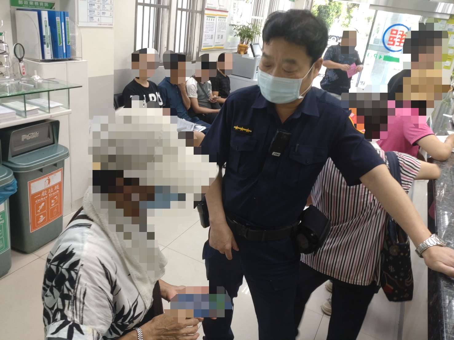 收包裹要付7萬運費?楊梅警急阻老婦匯款 S 66822221 0