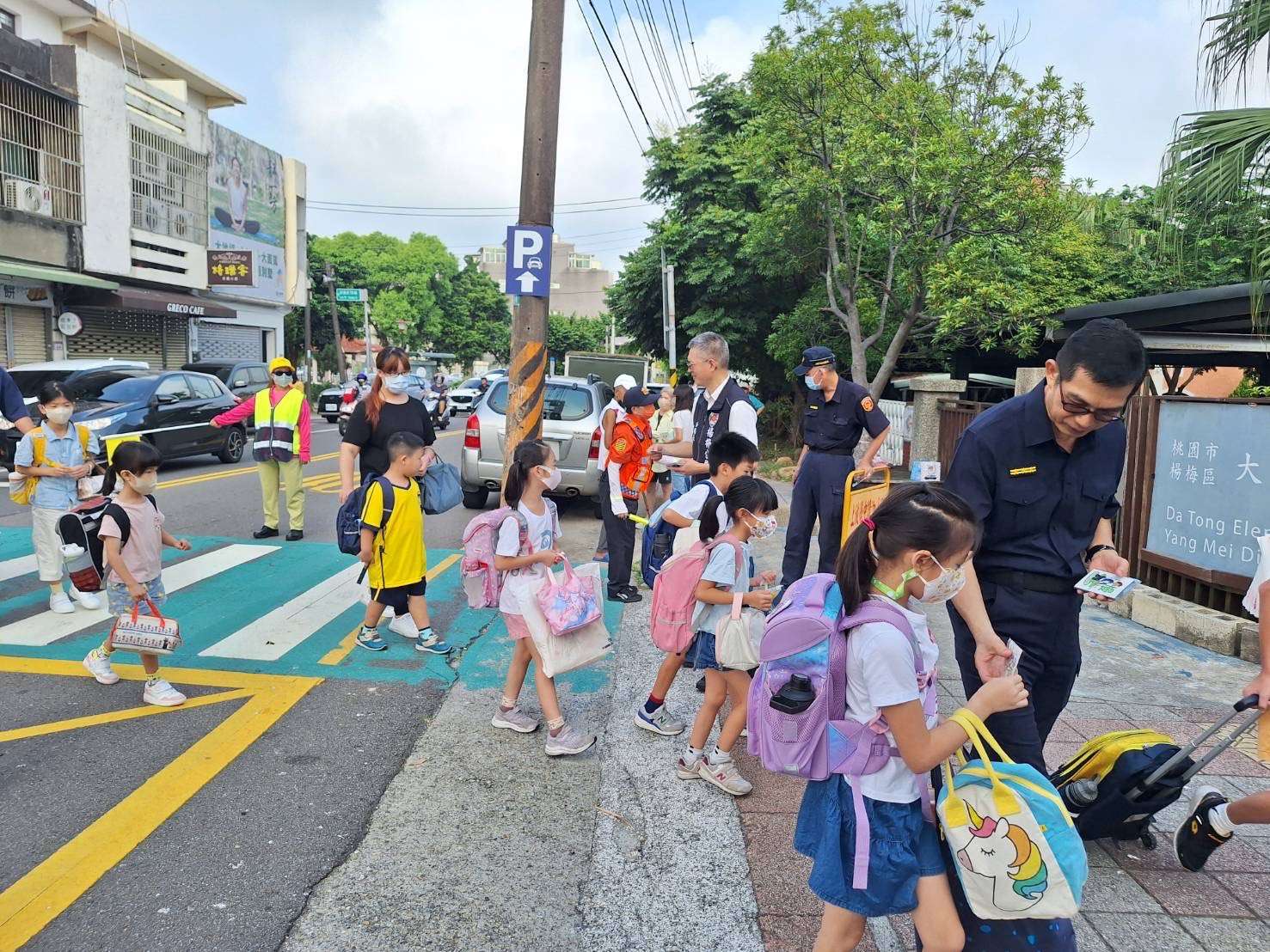 終於開學了!楊梅警加強校園周邊交通疏導 S 67215412 0