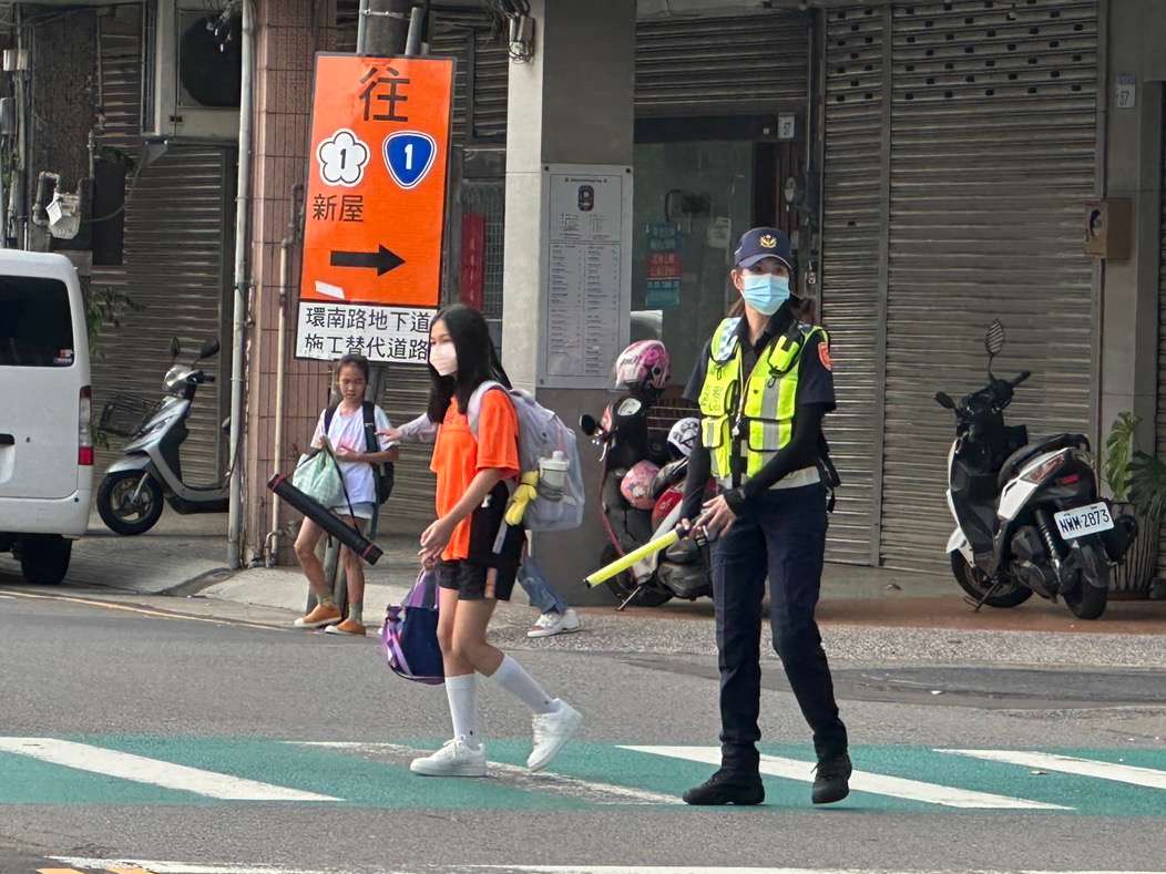 迎接開學日 壢警執行護童專案 S 9470127 0