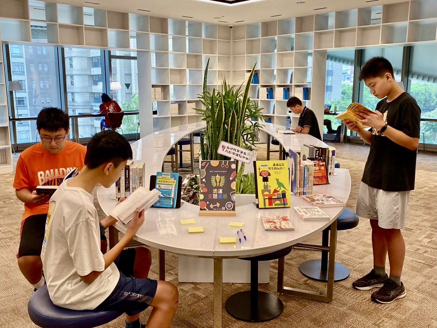 桃市圖奧運主題書展登場 樂天桃猿主場門票大放送 gwtgwt5