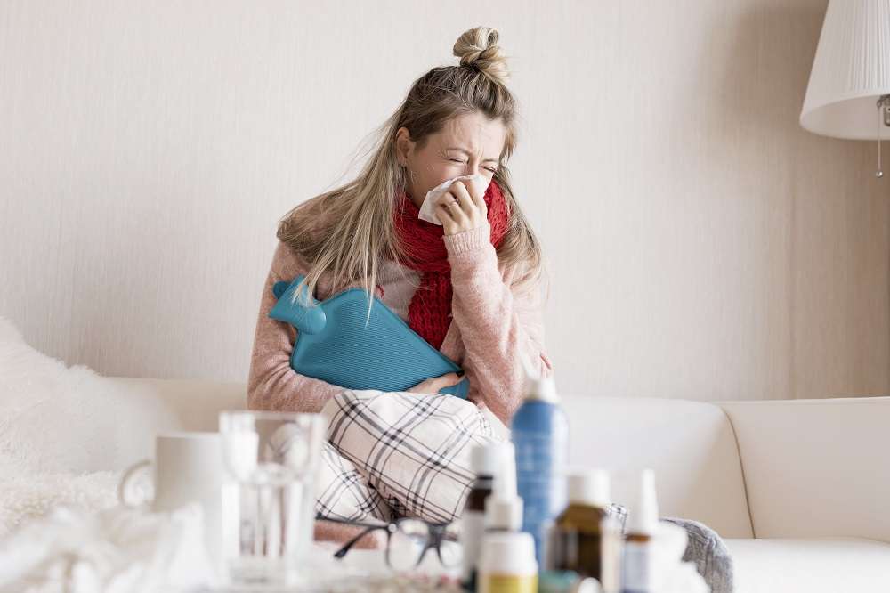 免用藥物!鼻塞好痛苦 醫師曝4招輕鬆緩解 helpless sick woman
