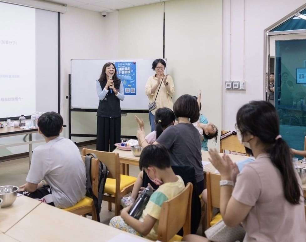 桃園青年局輔導青創團隊 科普體驗活動等你來參加 圖2青年局侯佳齡局長致詞勉勵學員。 0