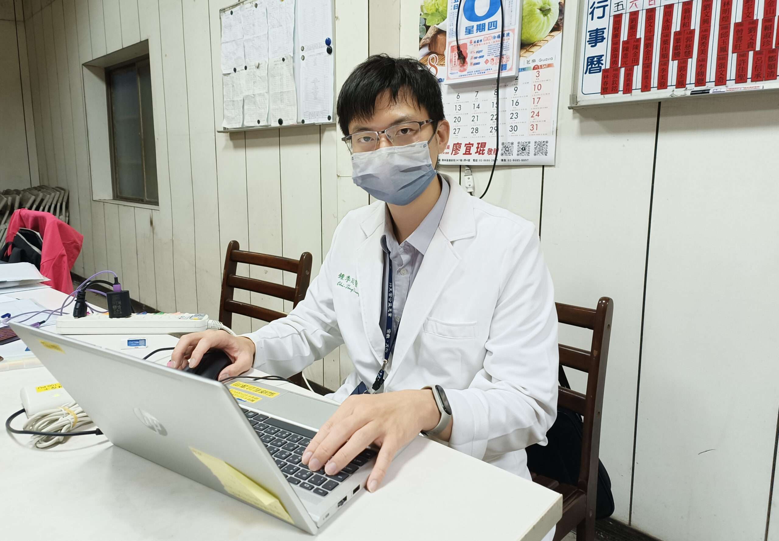 恩主公醫前進偏鄉 守護社區民眾健康 恩主公醫院神經內科醫師鍾季廷 scaled