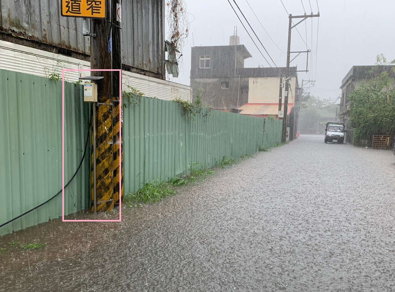 桃園水務局路面淹感器妥善率優於全國 充分發揮警示作用 蘆竹區長興路4段60巷內路面淹水監測站實際偵測淹水情形 0
