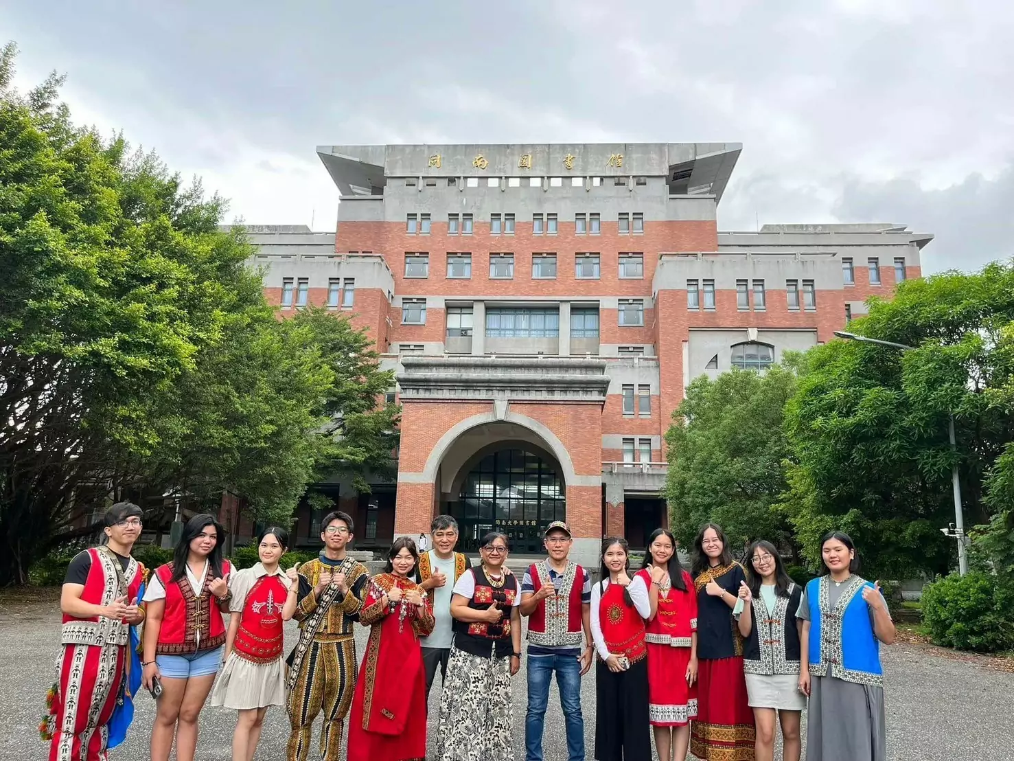 製作原住民琉璃珠手鍊 體驗原住民服飾