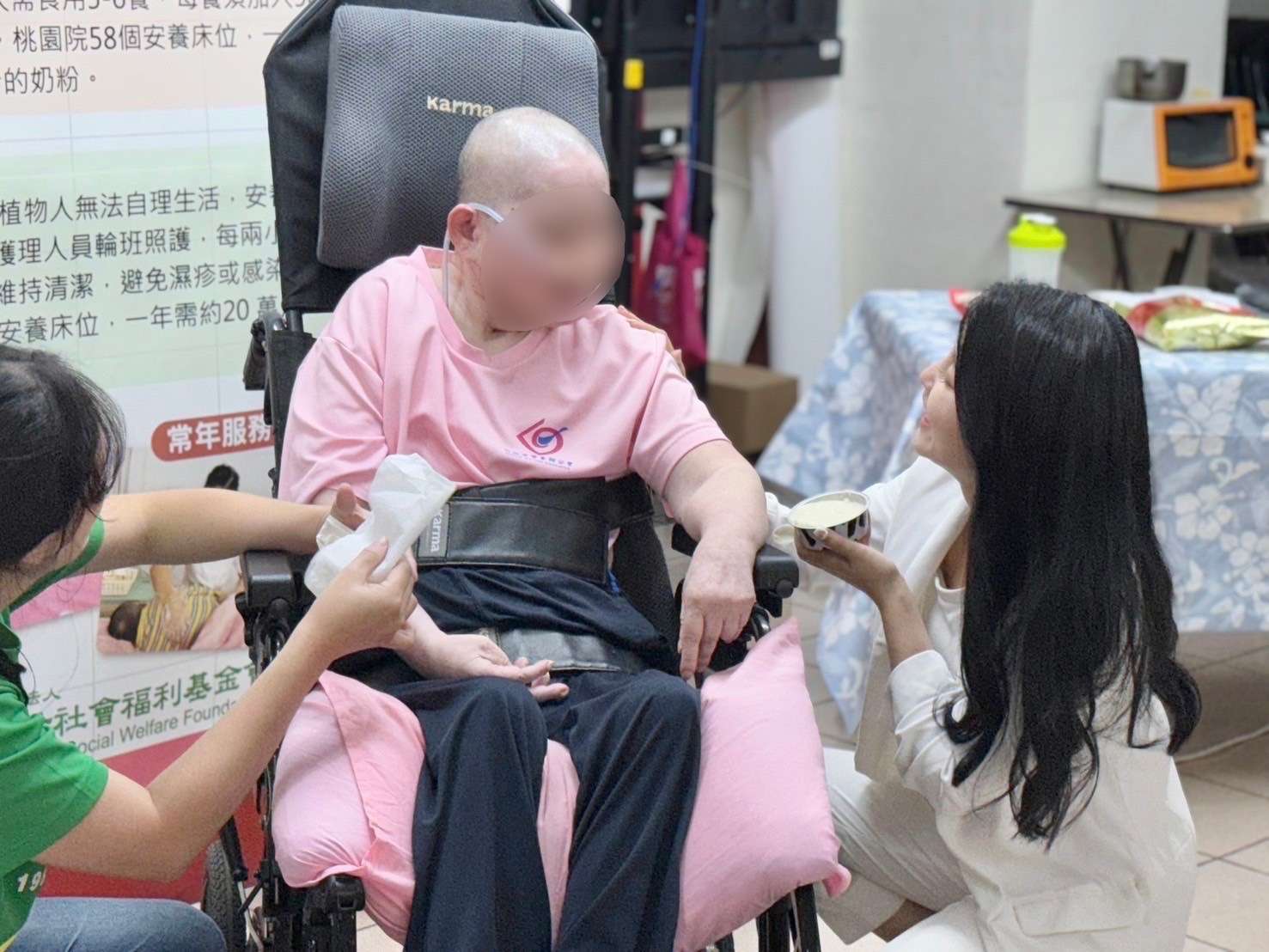 高敏敏營養師餵植物人吃自製奶凍