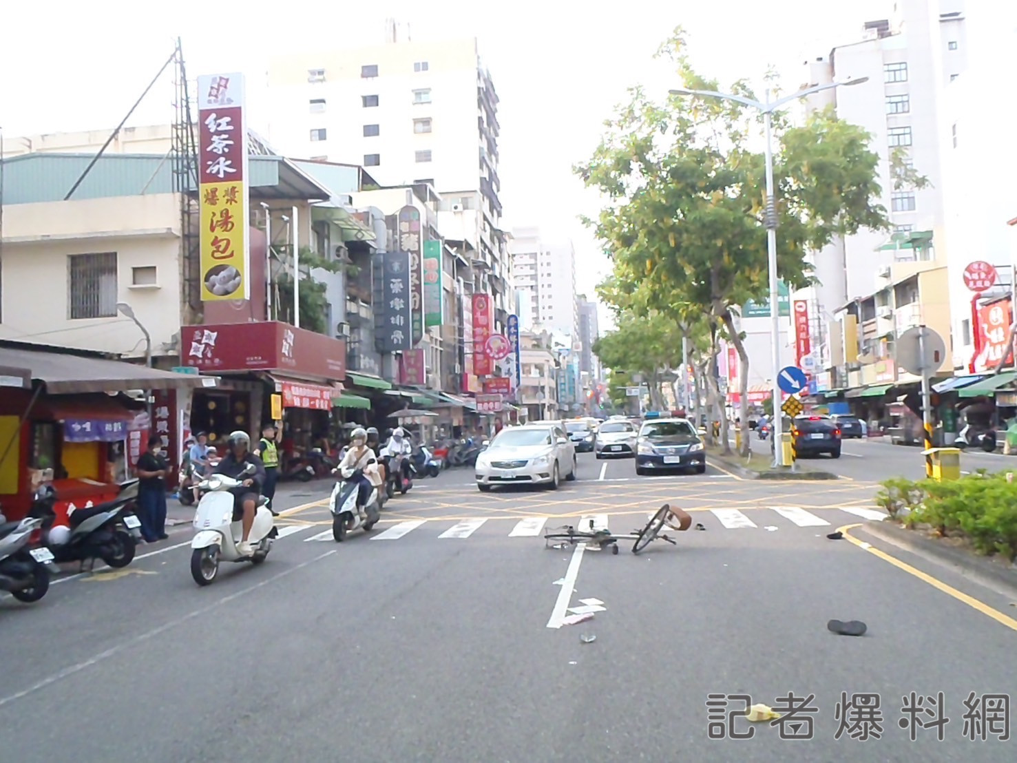【有片】機車疑行經路口未減速 撞死腳踏車騎士
