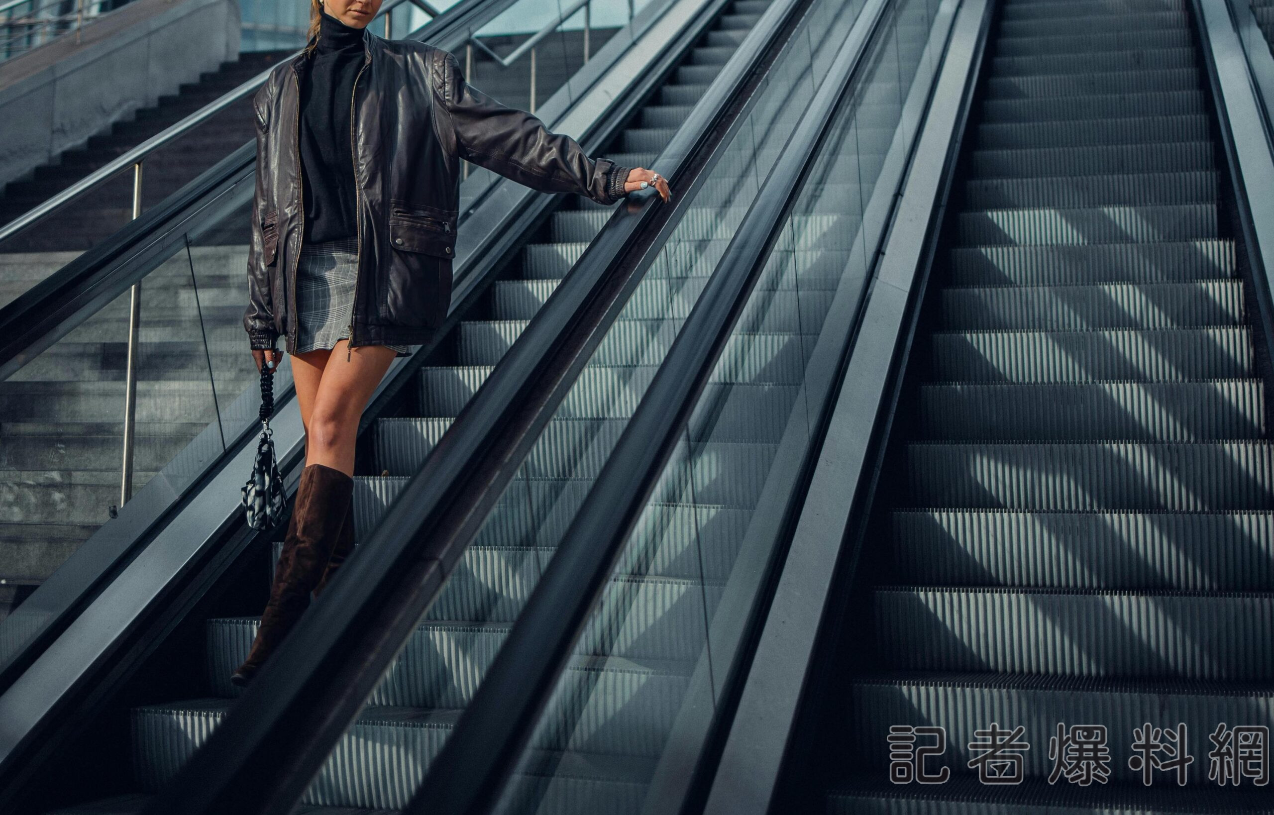 手扶梯偷拍少女裙底 變態工程師下場出爐