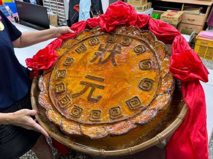南崁五福宮中秋博餅狀元王熱鬧登場 維繫鄰里緊密情感 20240912221326050
