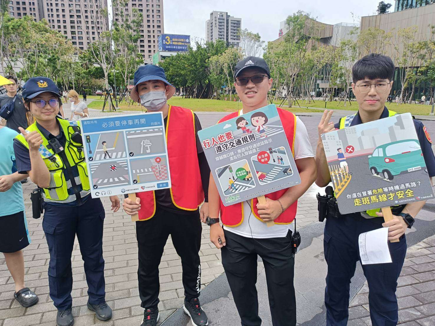 歡慶中秋交通安全月同步展開 加強酒駕零、反詐騙宣導 245010 0