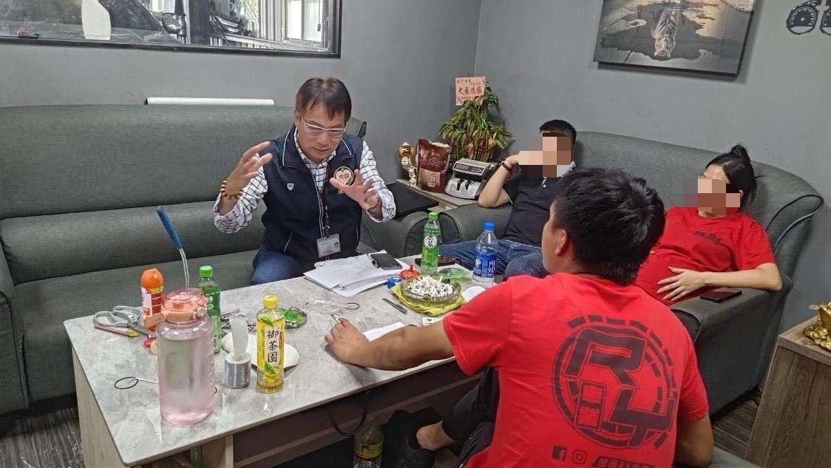 從源頭管制!桃園環保局主動出擊稽查改裝車店家 34