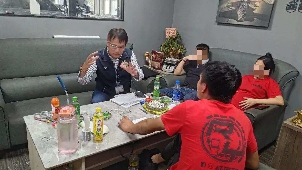 從源頭管制!桃園環保局主動出擊稽查改裝車店家 34