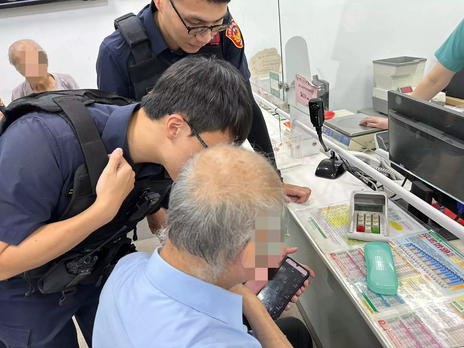 男子砸百萬定存欲投資股票 大園警及時勸阻:攏是假ㄟ 男子砸百萬定存欲投資股票 大園警及時勸阻:攏是假ㄟ