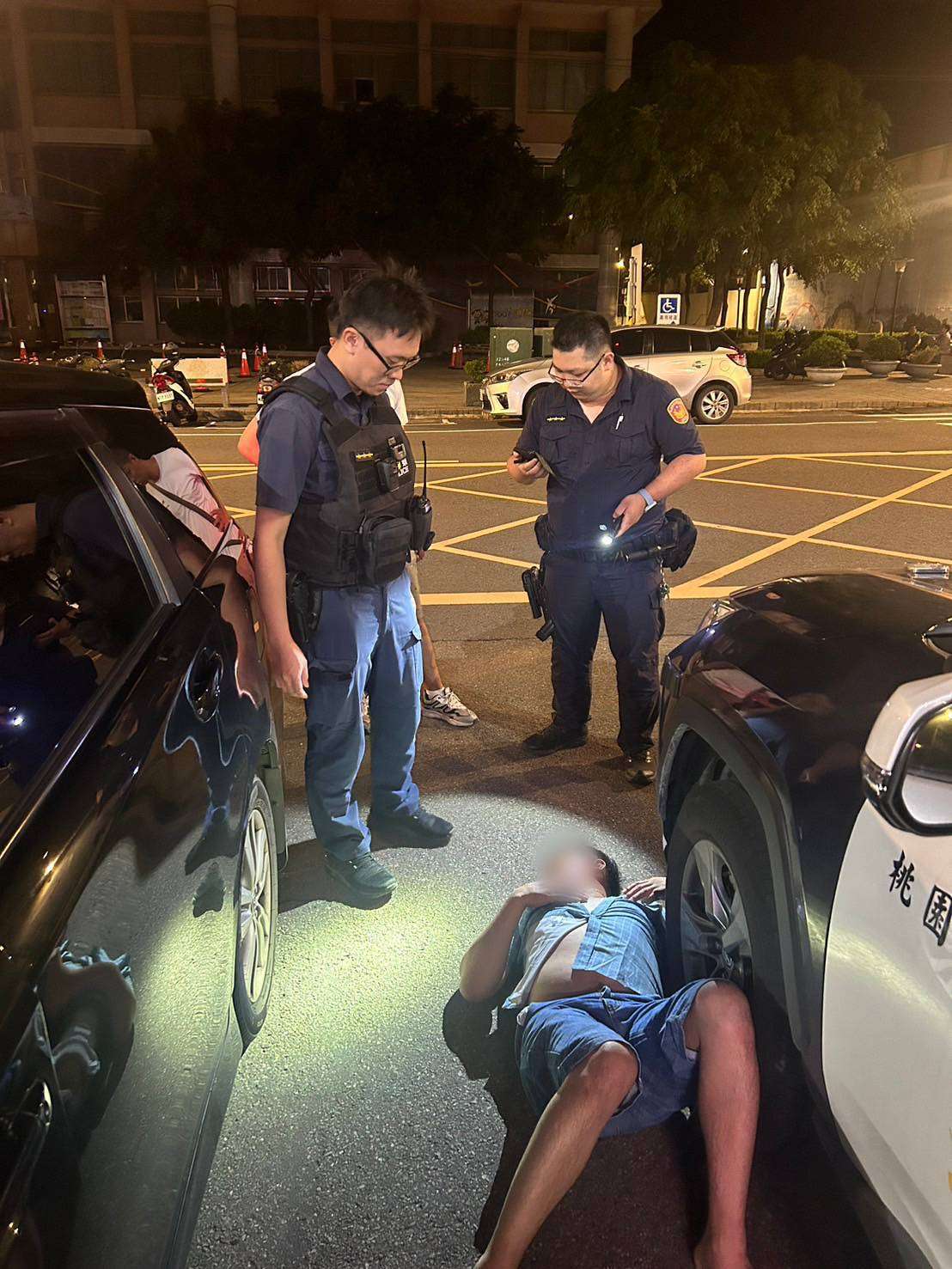越南移工醉到叫不醒 大園警靠1招聯繫友人接回 406334 0