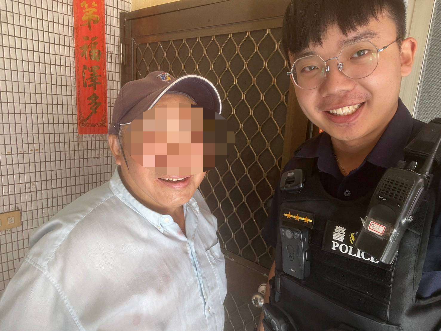 高齡翁「1原因」躺路旁一動不動 大園警及時伸援送返家 407456 0