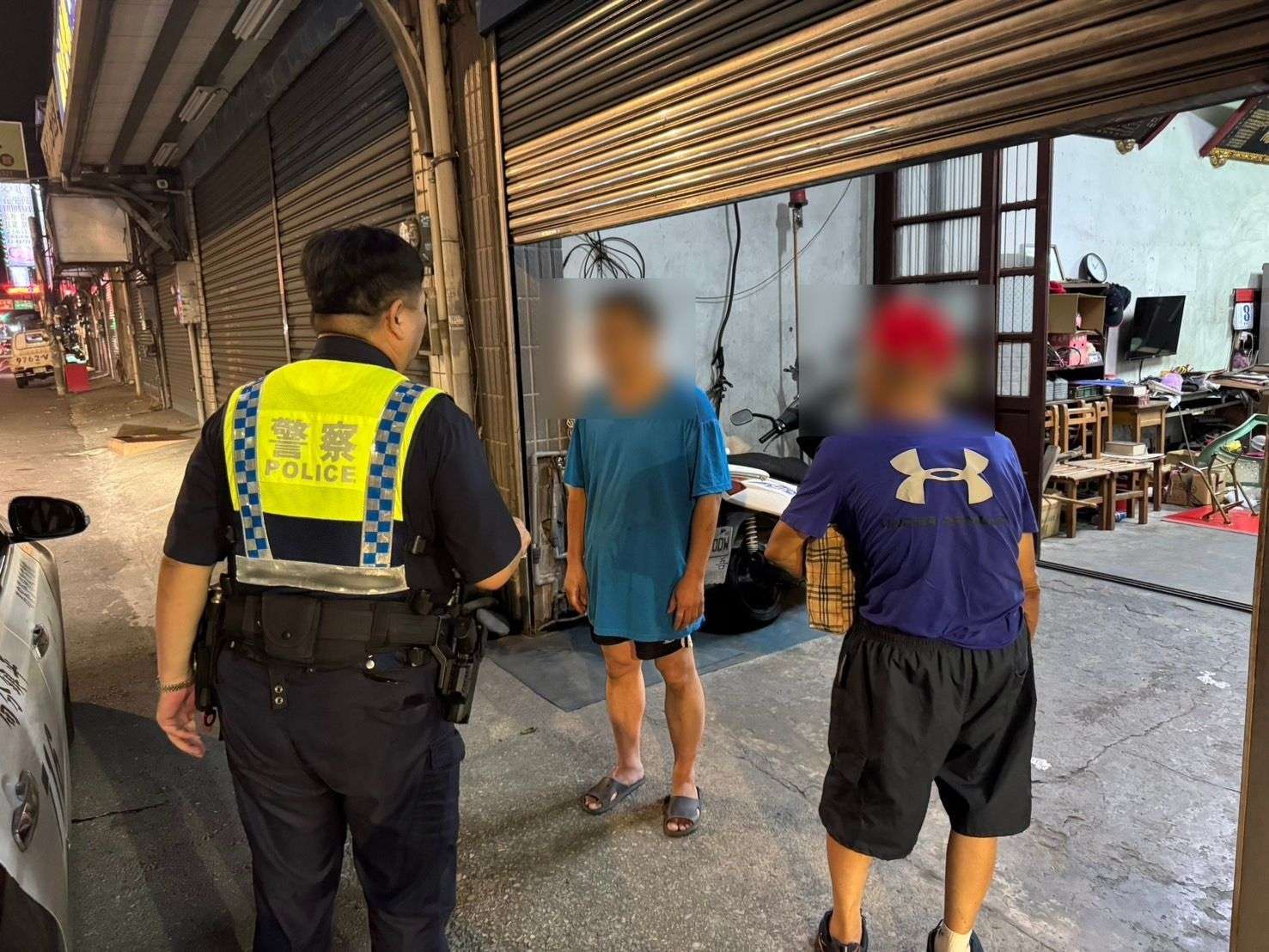 鼻酸!7旬失智翁忘記老伴過世 深夜偷溜出門找人 410225 0