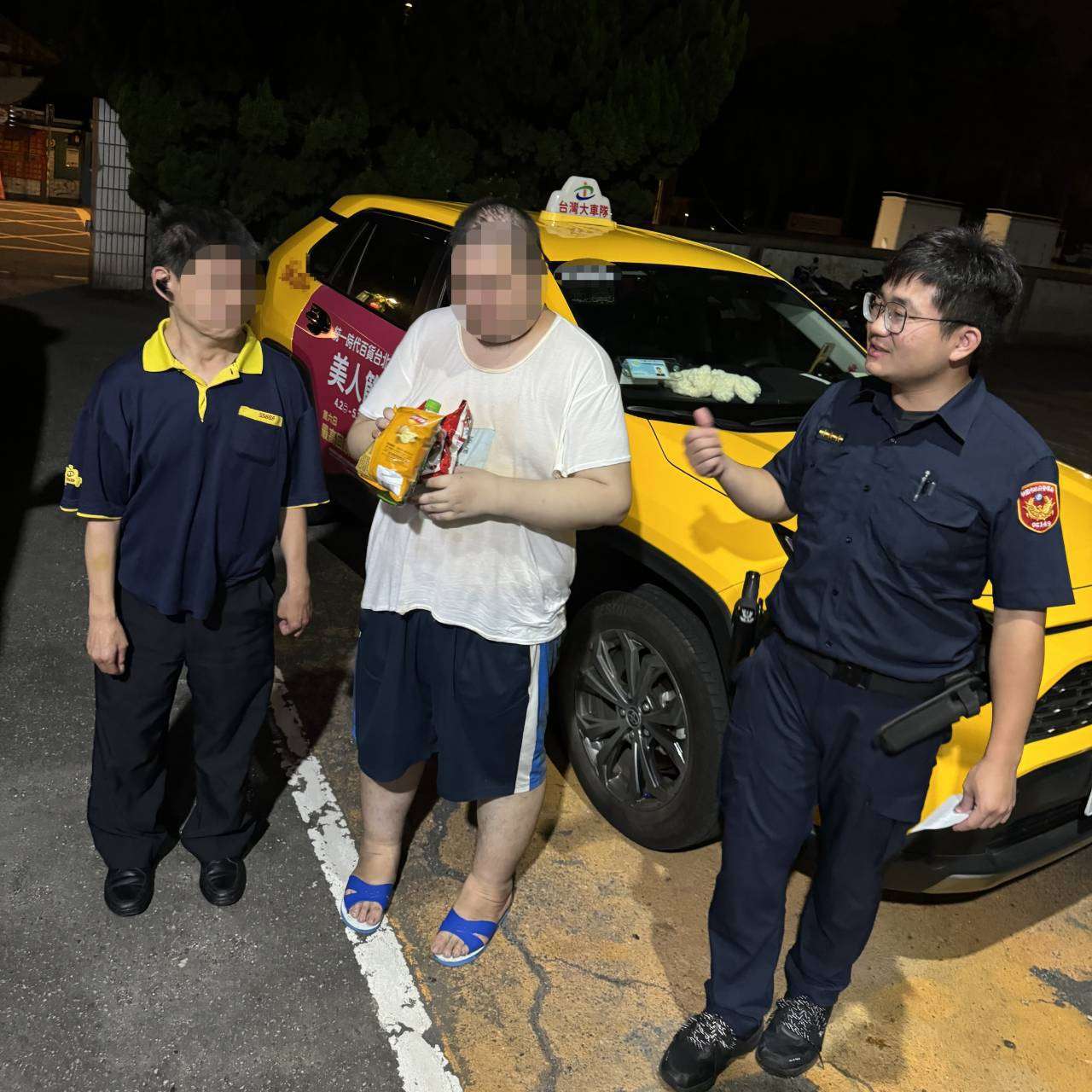 身心障男獨自外出迷途 大園警、計程車運將暖心伸援 410387 0