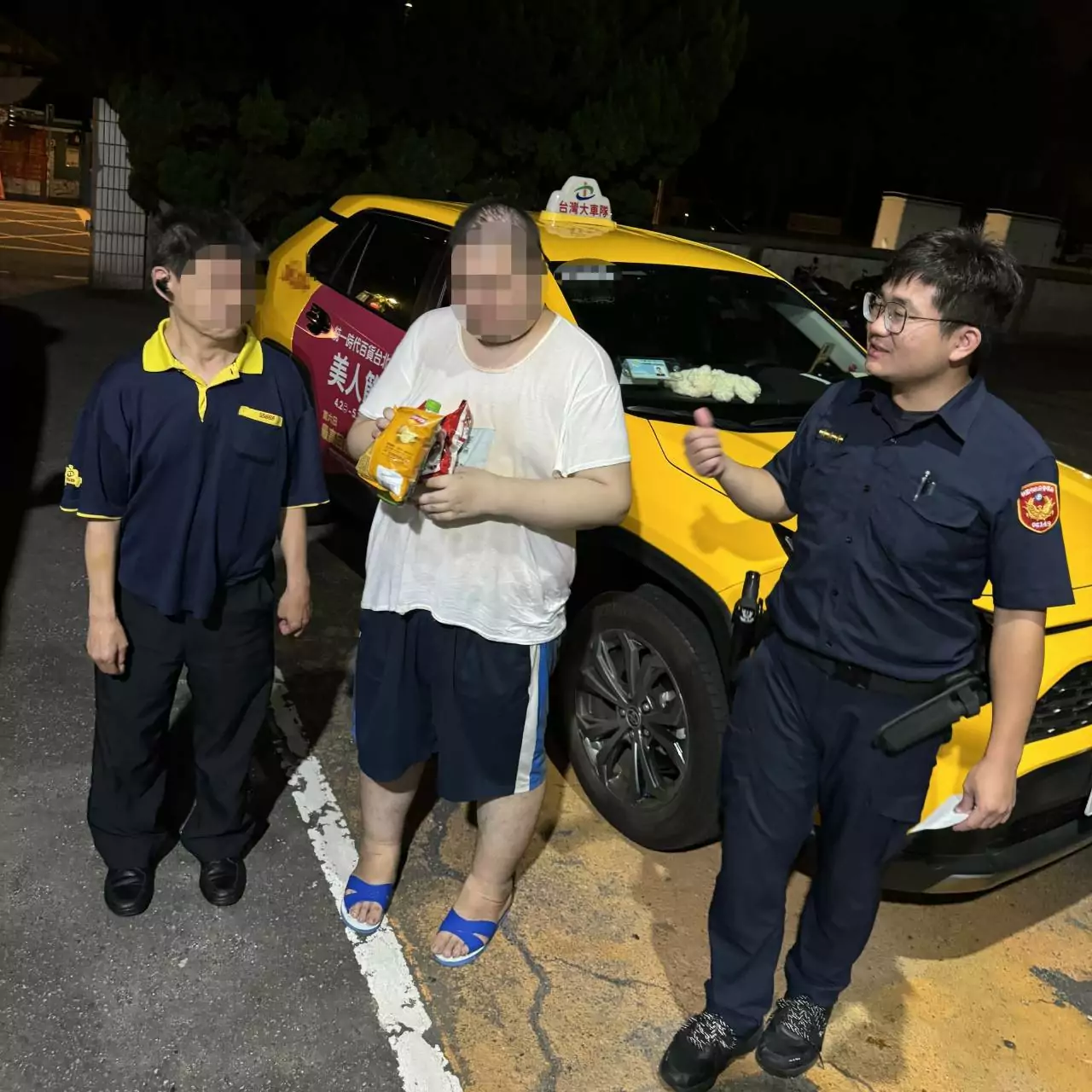 身心障男獨自外出迷途 大園警、計程車運將暖心伸援 410387 0