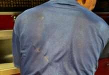 【有片】平鎮某土地公廟見血!雙方疑起口角 男竟持美工刀劃傷高齡翁