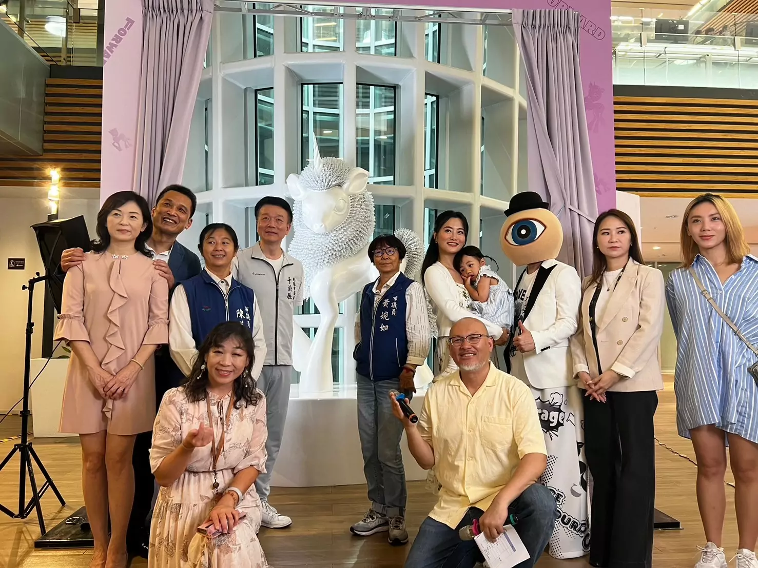 勇氣媽咪趙小僑策展《Forward – 1000針的勇氣》探索求子過程中的堅持與愛 勇氣媽咪趙小僑策展《Forward – 1000針的勇氣》探索求子過程中的堅持與愛