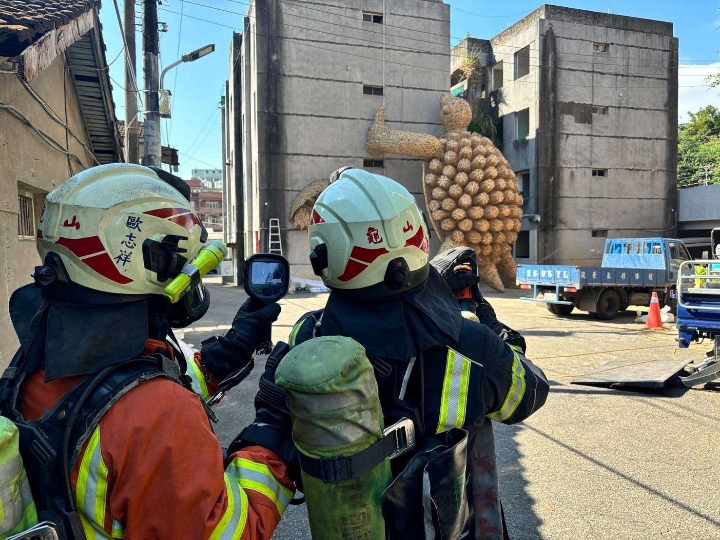 「龜吉拉」現蹤桃園地景藝術節　龜山、坪頂消防分隊守護參觀民眾安全