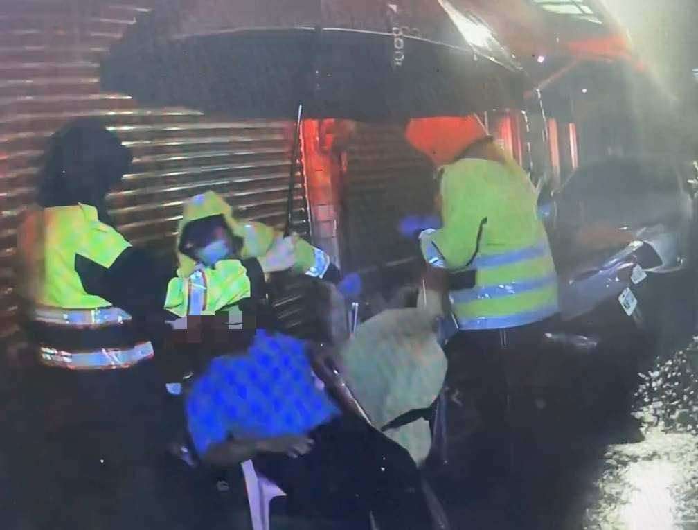7旬翁摔車被路人誤會酒駕 龍潭警曝真相 S 11617613 0