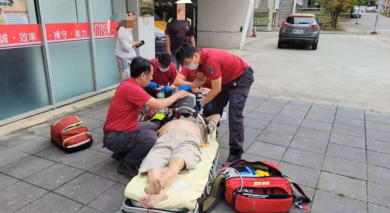 緊急!男口吐白沫後失去呼吸心跳 桃消大有分隊即刻救援 S 131612677 e1727488435103