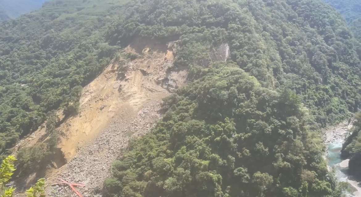 【有片】復興區雪霧鬧道路坍方383人受困 市府提前搶通開放試行 S 20905989 0