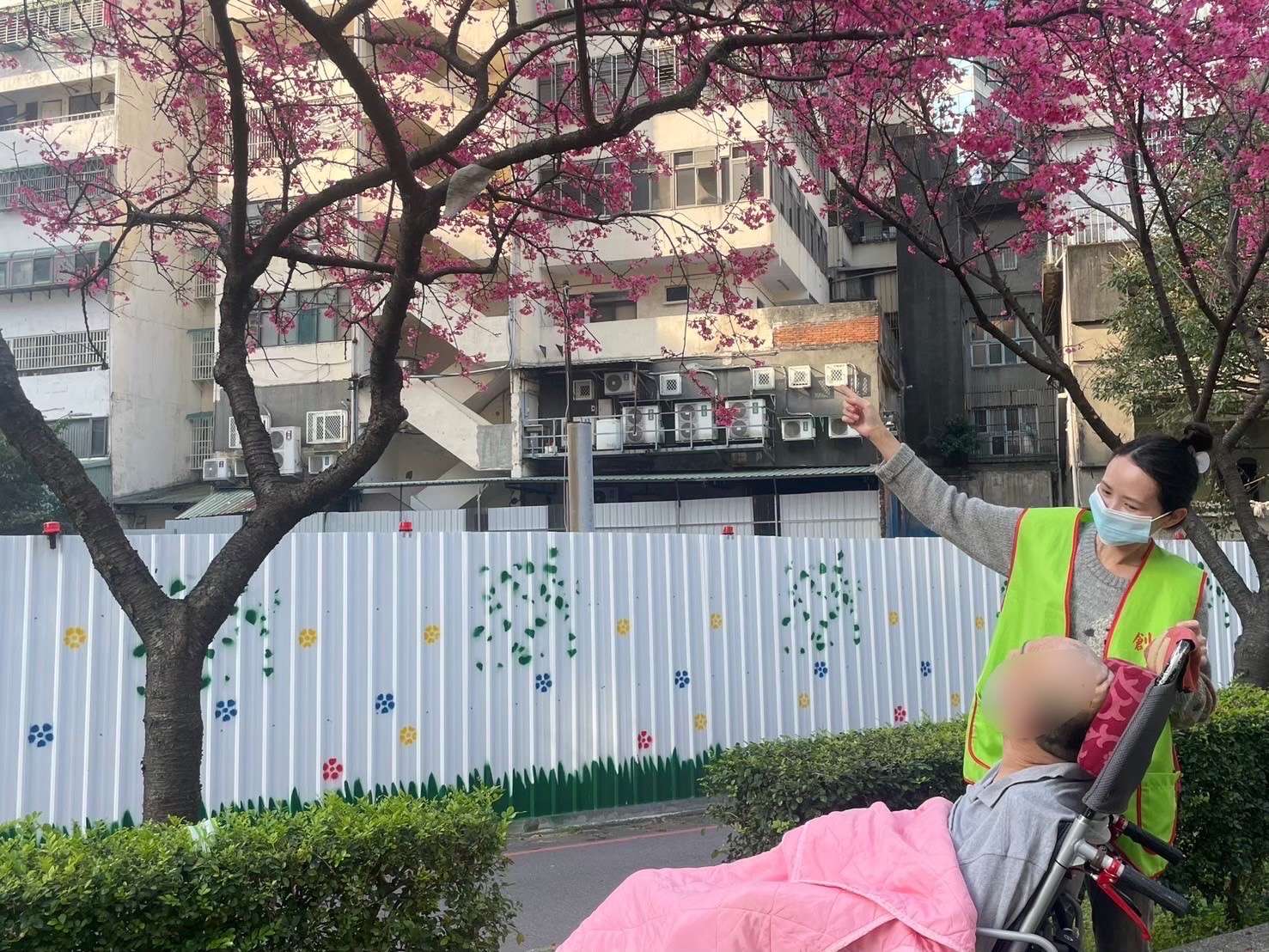 創世基金會桃園分院邀您中秋送暖 關懷弱勢植物人 S 21233939 0