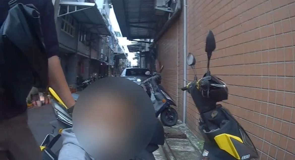 19歲車手涉假投資百萬詐騙 桃警設埋伏逮捕 S 21266435