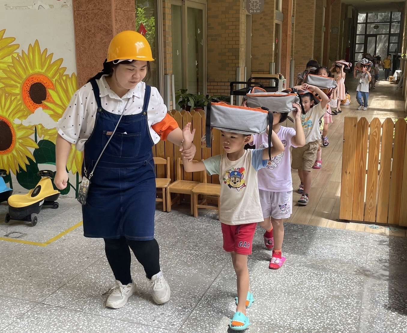 國家防災日特別活動 迴龍消防教導兒童防災技能 S 277479538