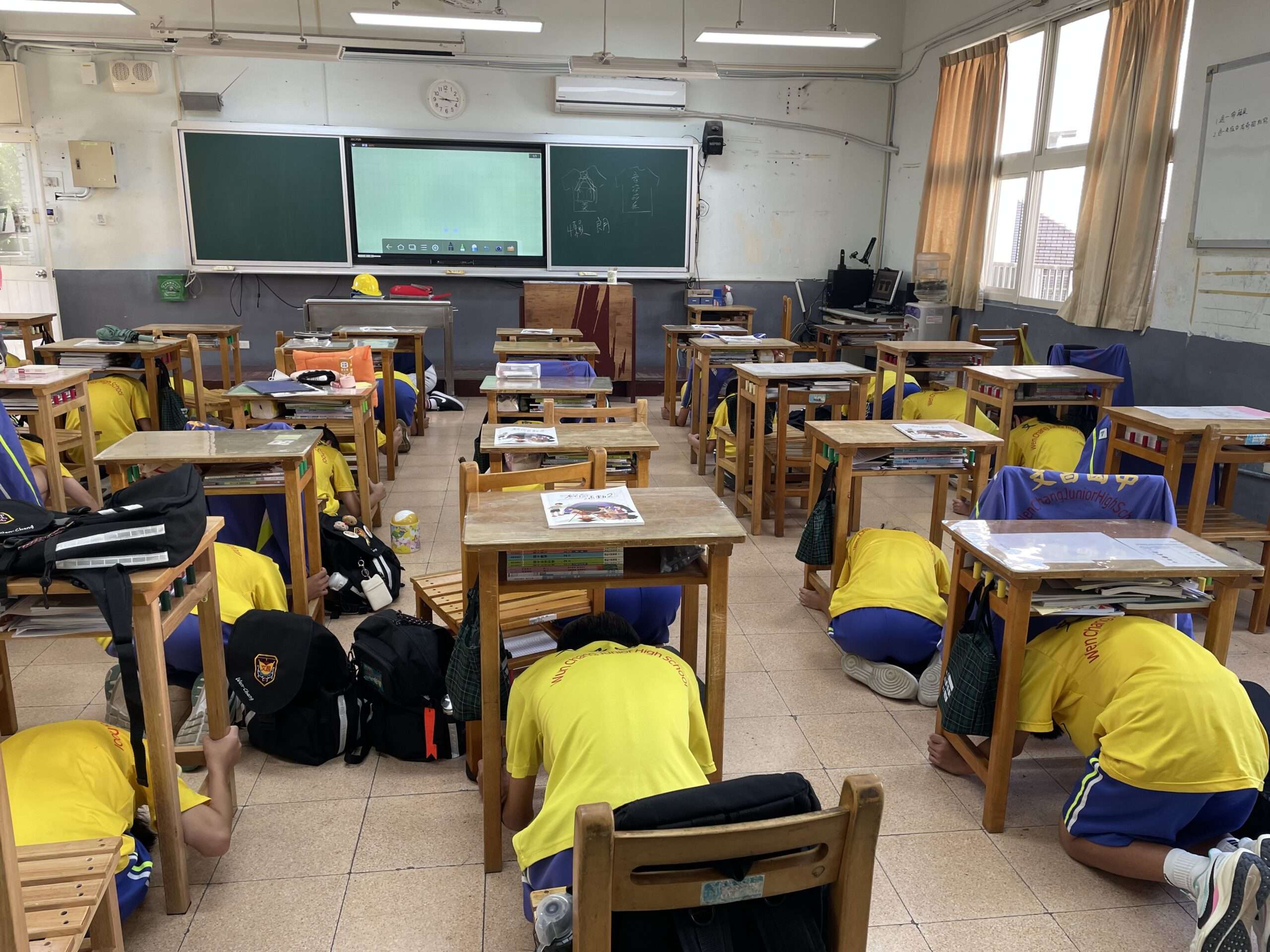桃園教育局地震避難示範觀摩文昌國中登場 1300師生迅速完成疏散 S 31228266 scaled