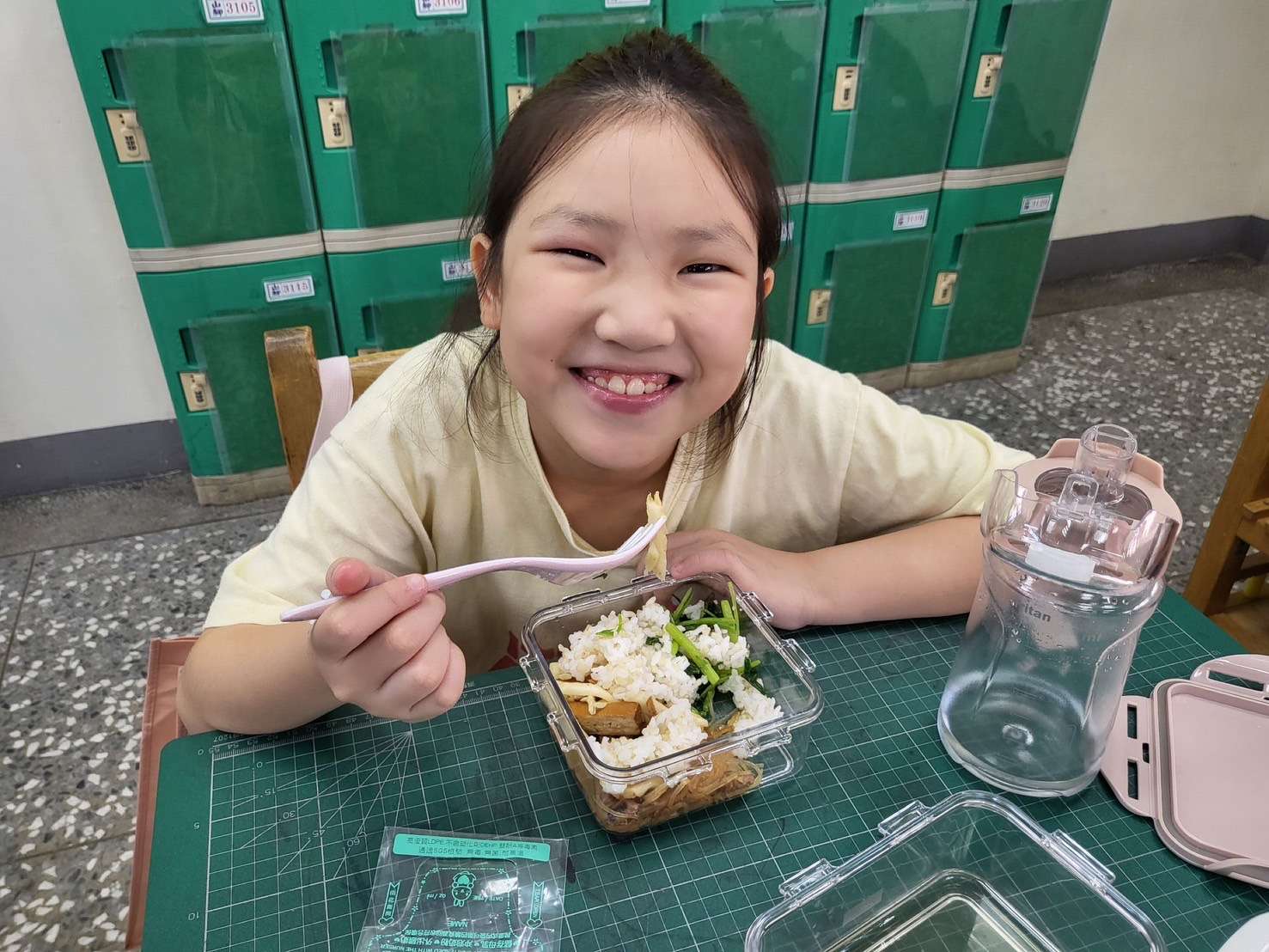 桃園在地綠竹筍入菜 學生開心享用營養午餐 S 44843044 0