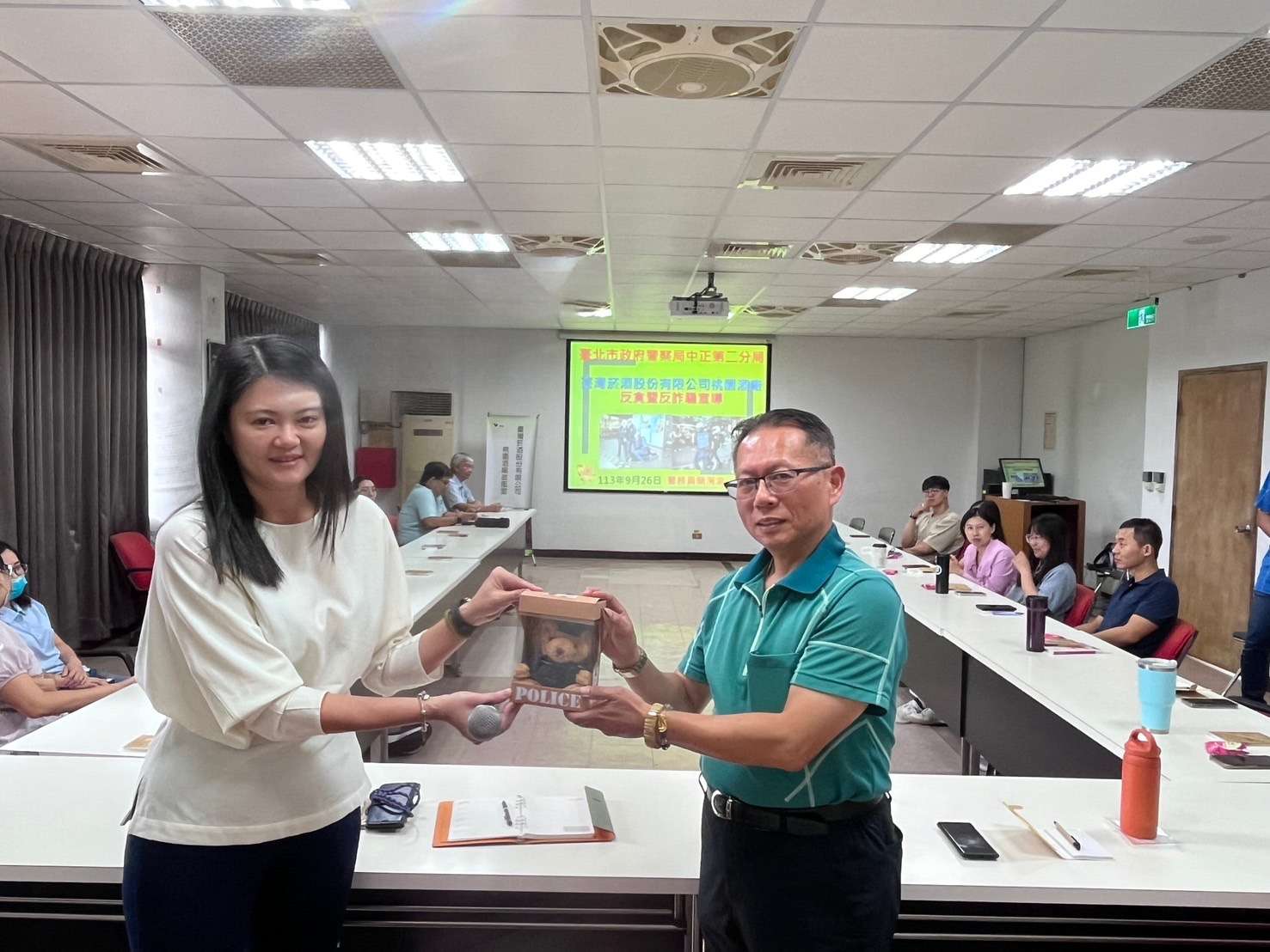桃園酒廠結合臺北市政府警察局中正第二分局 辦理廉政暨反詐騙宣導講座 S 62283779