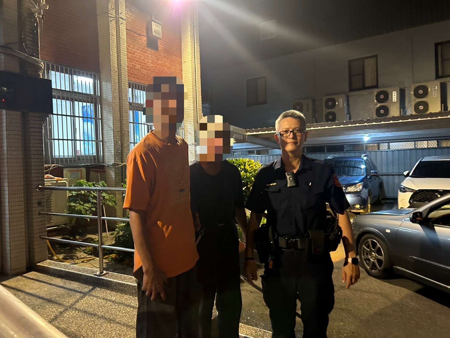 7旬翁散步迷途無助坐路旁 楊梅警助團圓 S 67797020 0