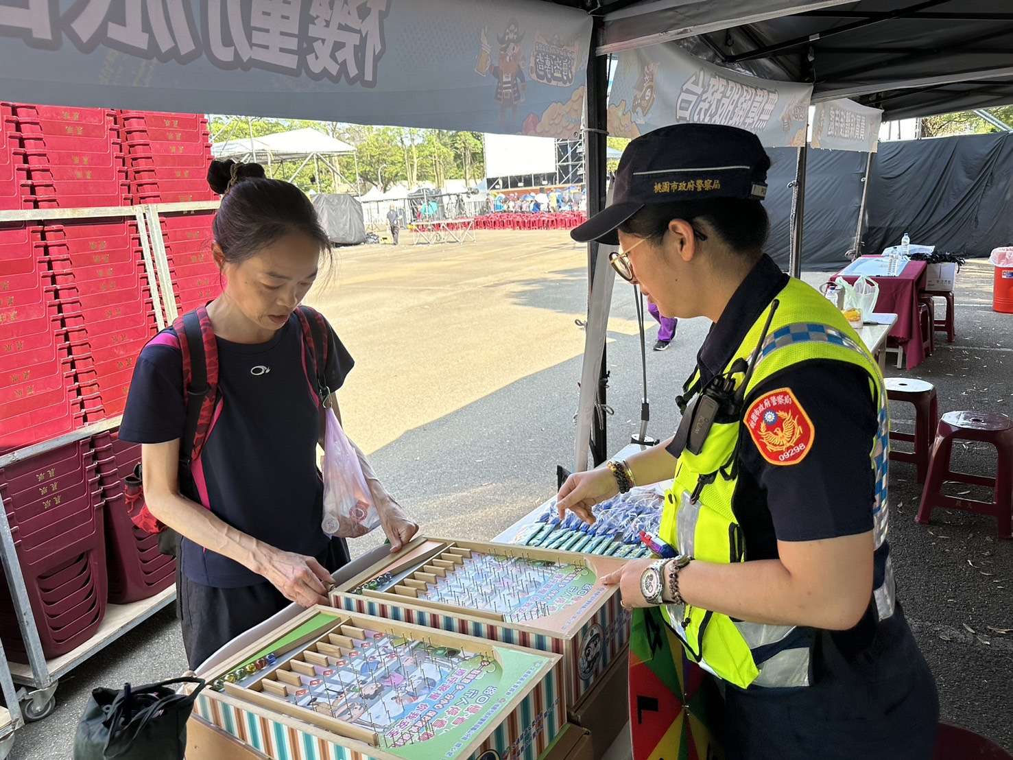 龜山警結合啤酒節活動辦理交安宣導 強調防酒駕意識 S 7749781 0