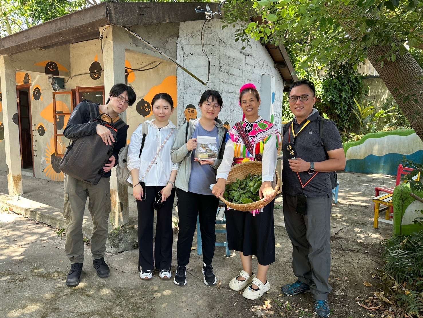 圖3 《隔壁住了誰》深入永昌Rekat部落，專訪發展協會總幹事楊麗娟，了解王鐙涓上尉家鄉