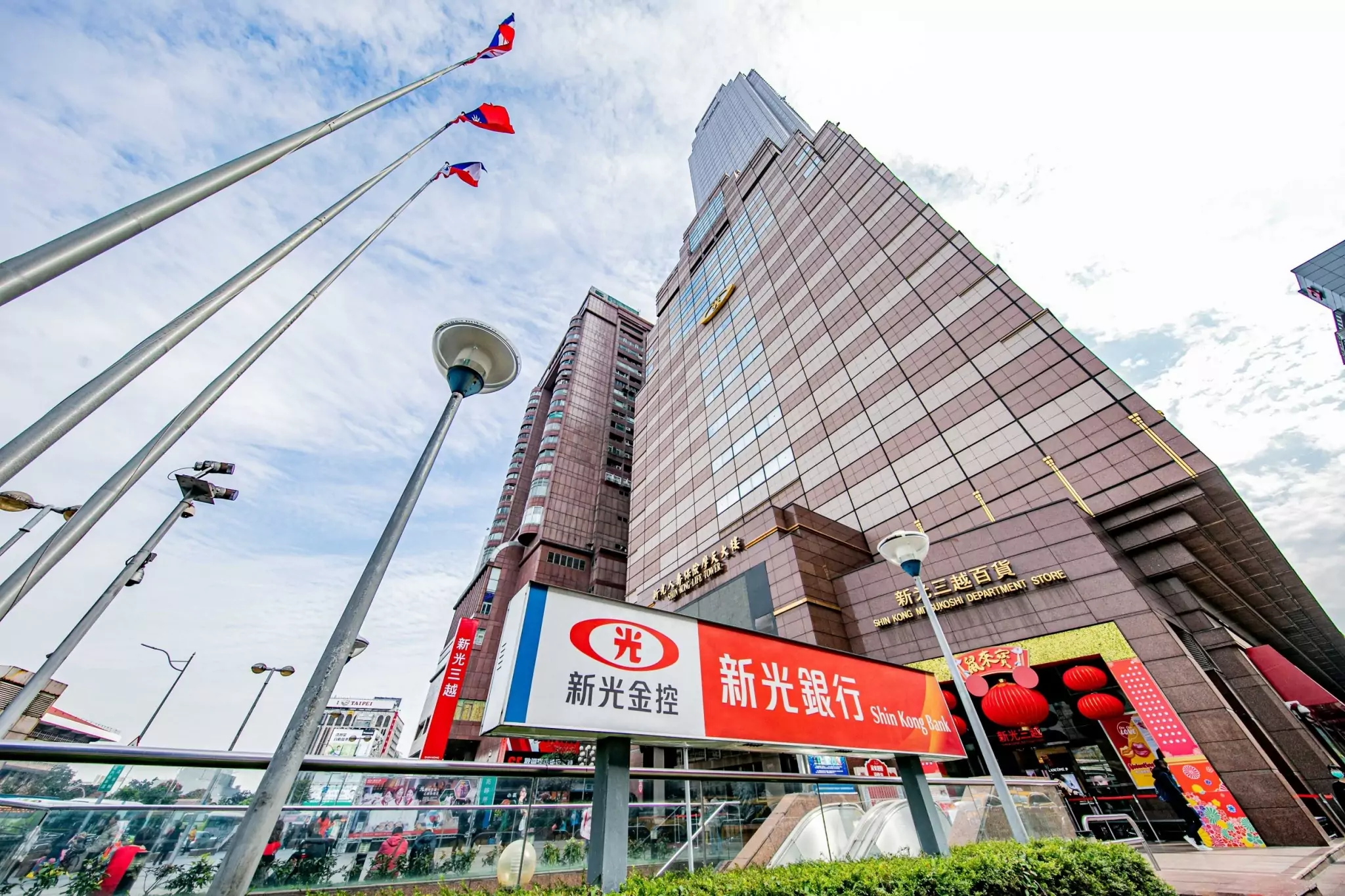 圖說：新光與台新的合併具有高度互補性，在結合雙方各項優勢下，將帶來更均衡的獲利）