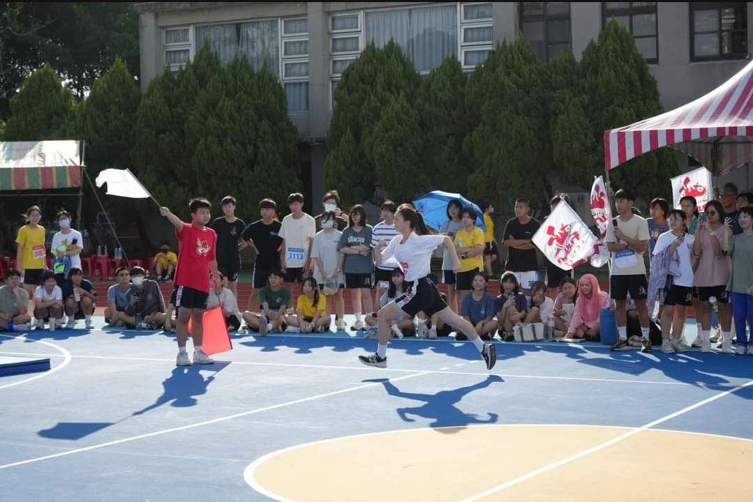 蘇俊賓獎勵刷新武陵跳高紀錄學生 手繪賀卡曝光 1010523 0
