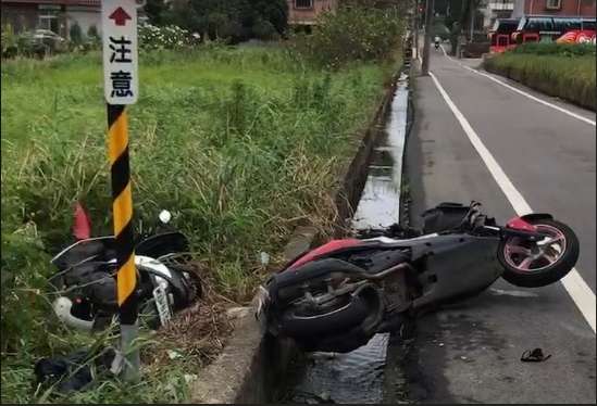 桃園青昇路交叉口驚魂車禍!兩騎士受傷送醫 1730091447314