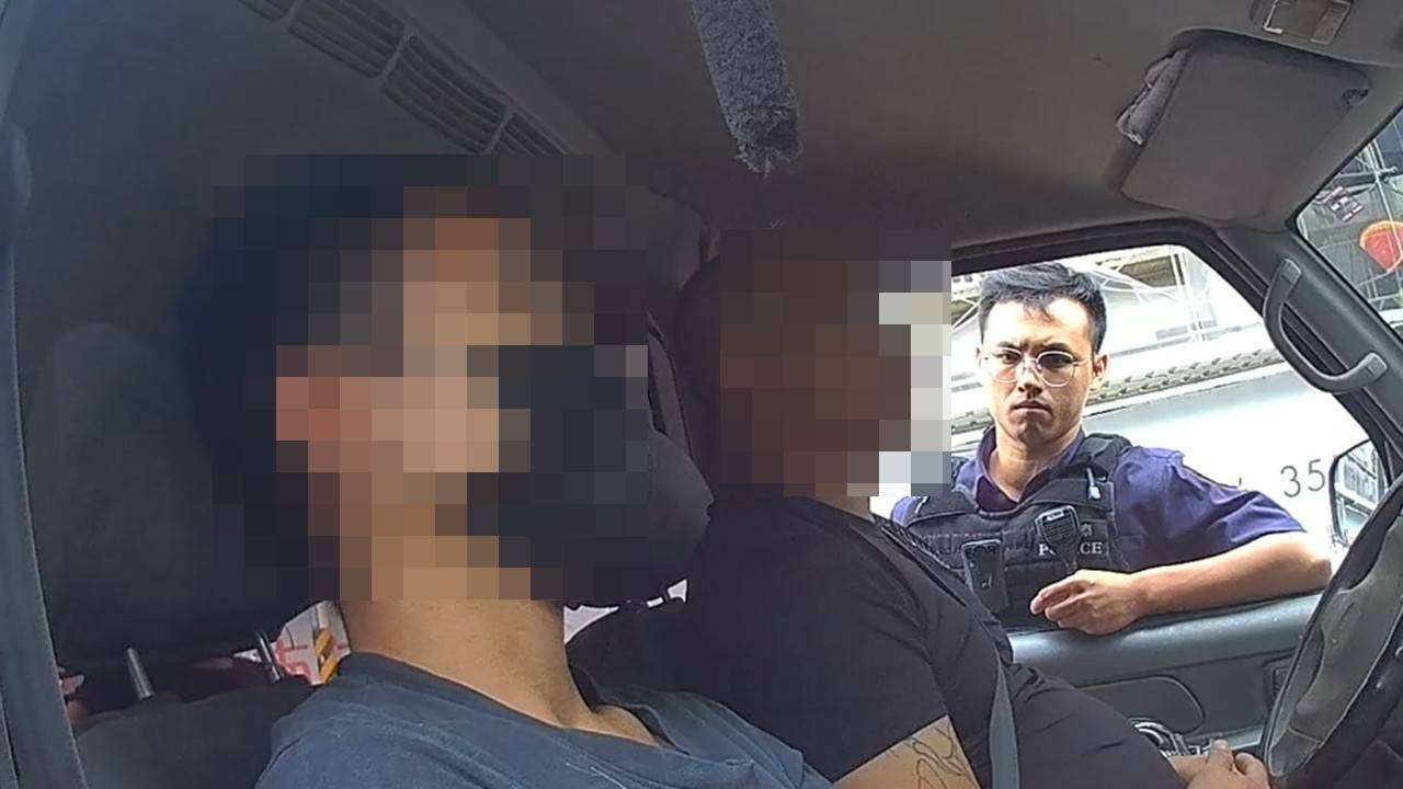 司機找路又違規遭警盯上 意外逮車內3人竟是「這身分」 1963307 0