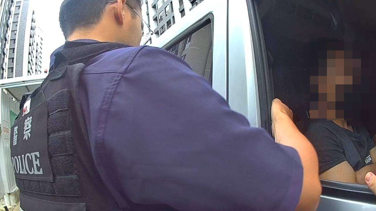 司機找路又違規遭警盯上 意外逮車內3人竟是「這身分」 1963309 0