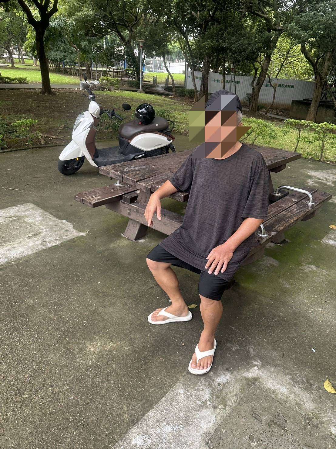 驚見阿伯大白天公園「打手槍」 女網友驚嚇報警:晚上還安全嗎? 1986849 0