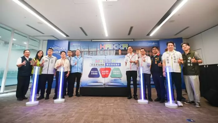 桃園總圖打造「客家圖書專區」 張善政盼促進族群融合 桃園總圖打造「客家圖書專區」 張善政盼促進族群融合