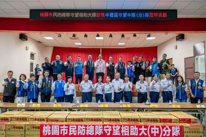 張善政至中壢守望相助中隊慰勤 肯定隊員付出 20241025223914608