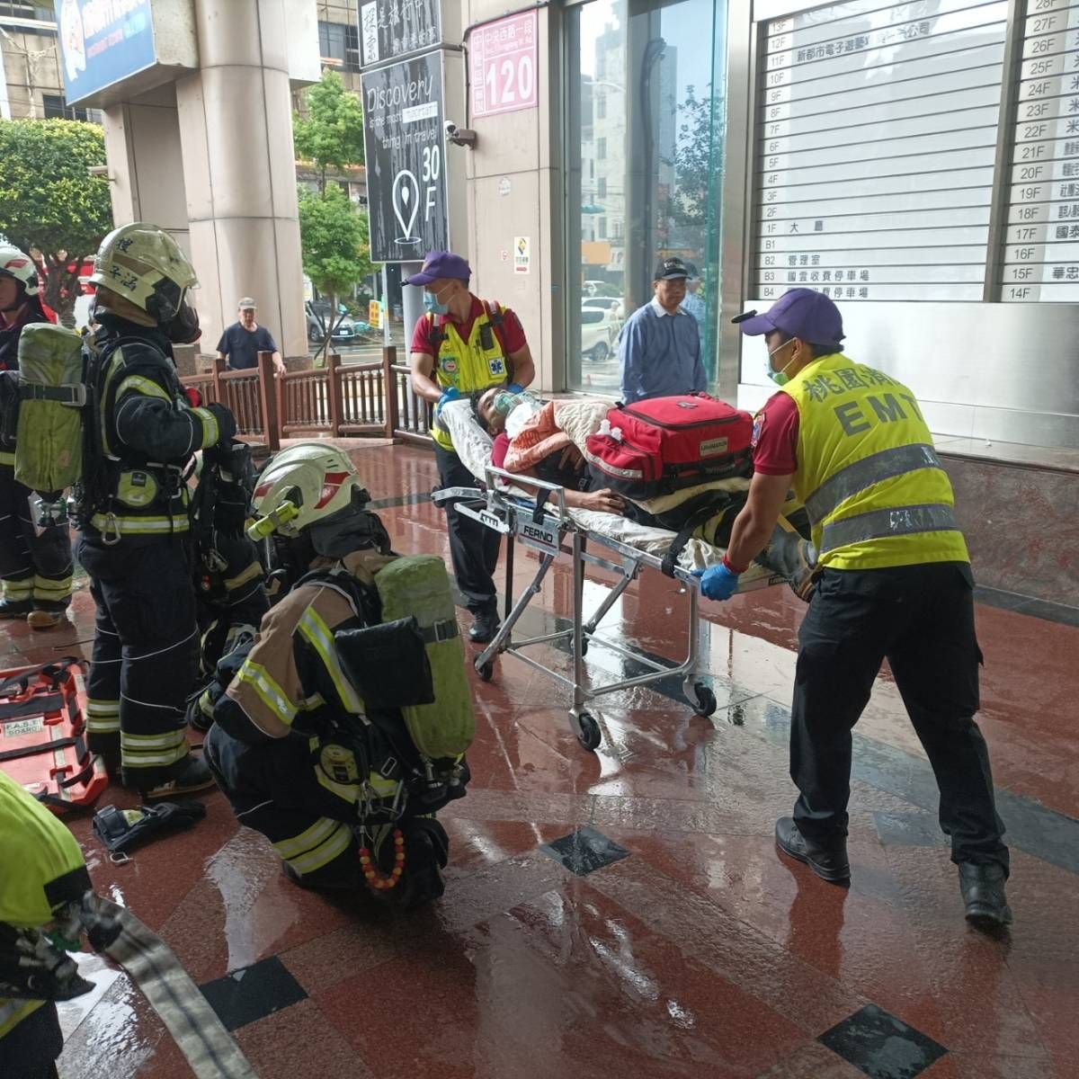 桃消興國分隊前進米堤大飯店 逼真演練提升火災應變能力 2694042 0