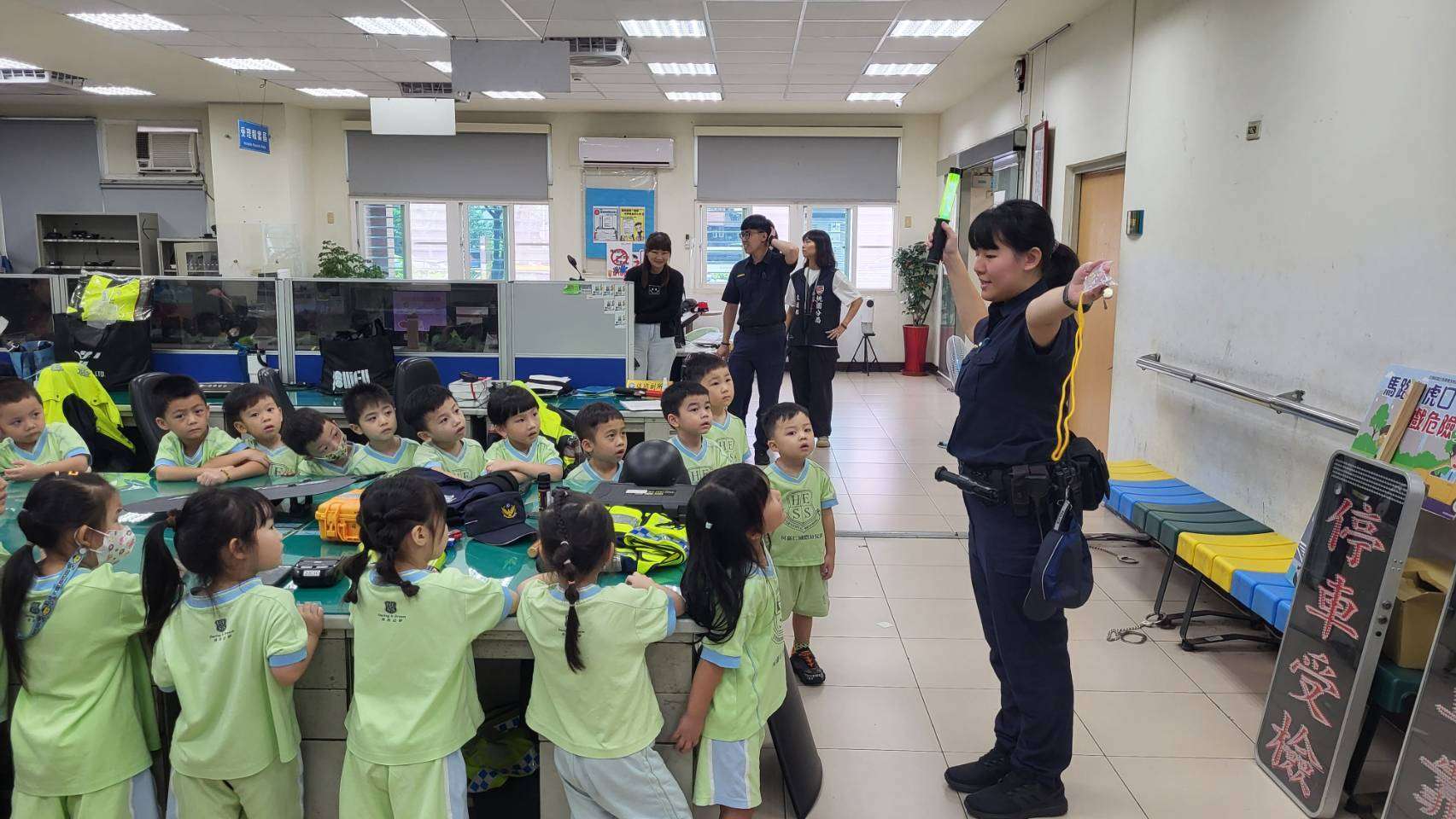 風禾日光幼兒園參訪桃園分局 互動中學習交安與防護知識 291198 0
