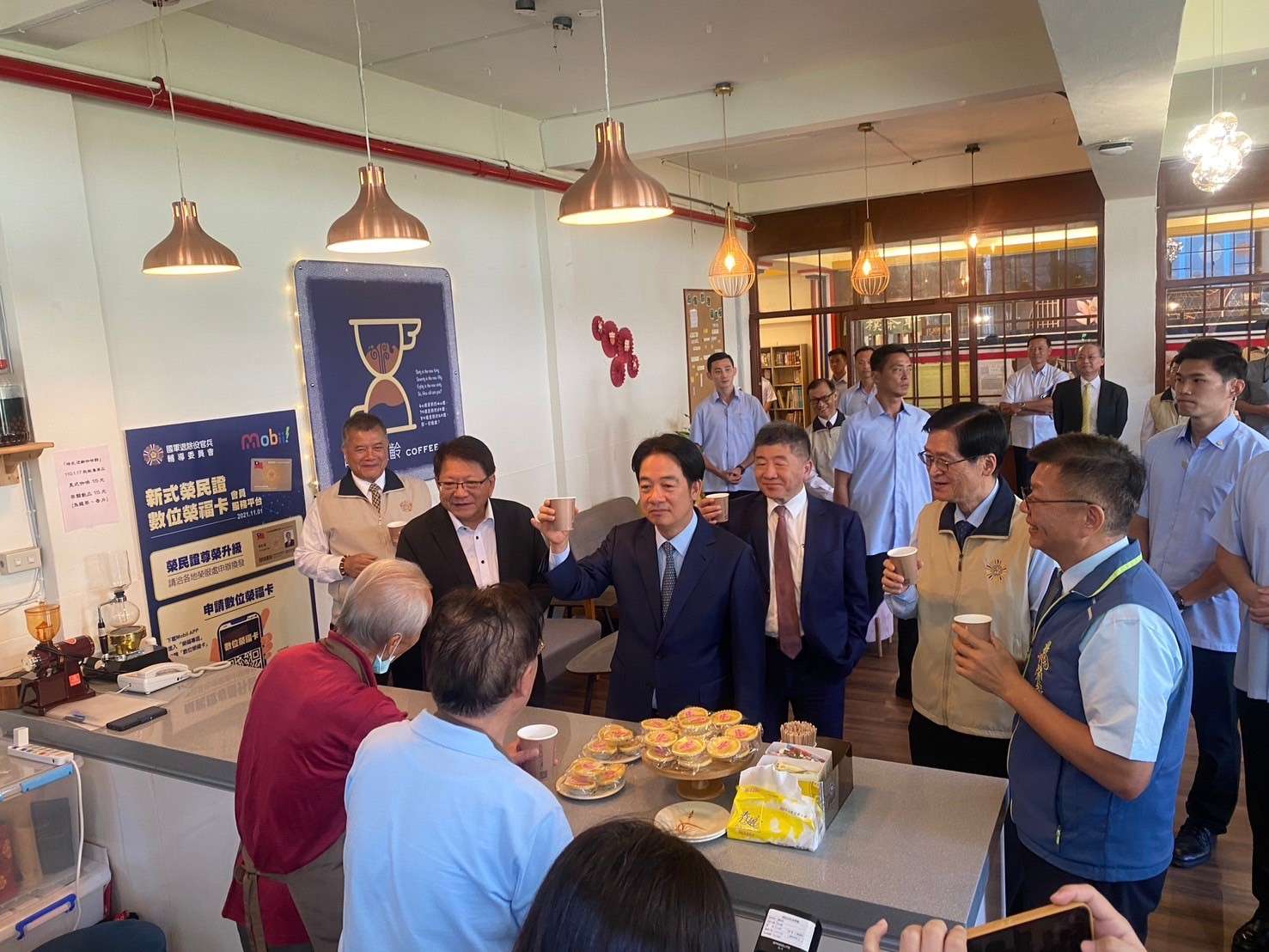 賴清德重陽節親訪桃園榮家 參觀智慧照護設施推動健康台灣 291537 0