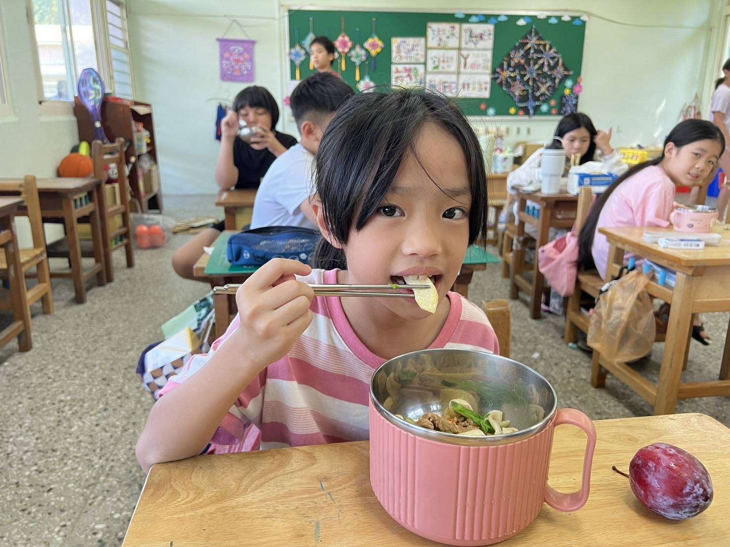 桃園農業局推廣特色農產品 在地蓮藕入菜學校營養午餐 376370 0
